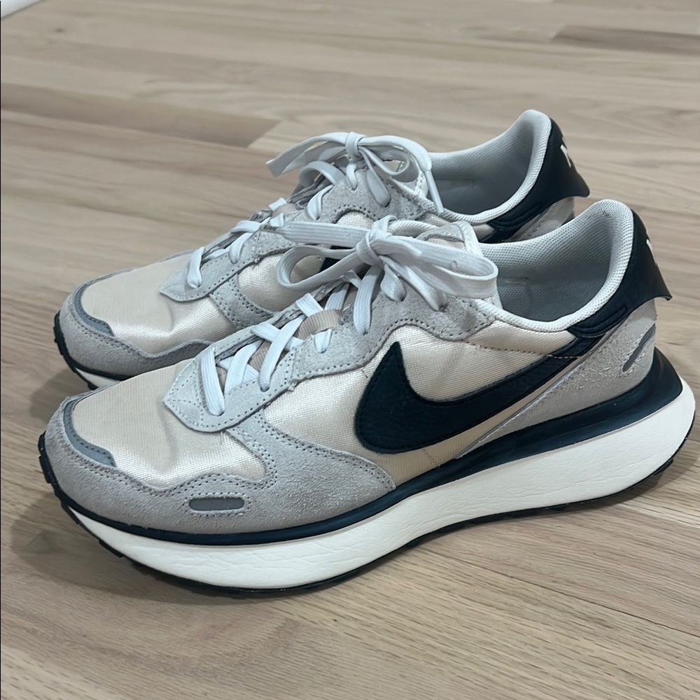 Nike Women's Phoenix waffle Cream and Black 8